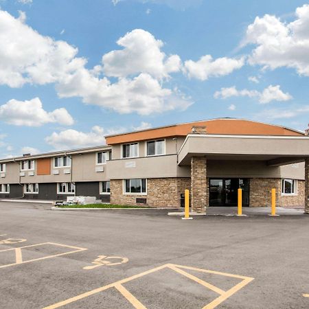 Quality Inn Madison West Near University Area Exterior photo
