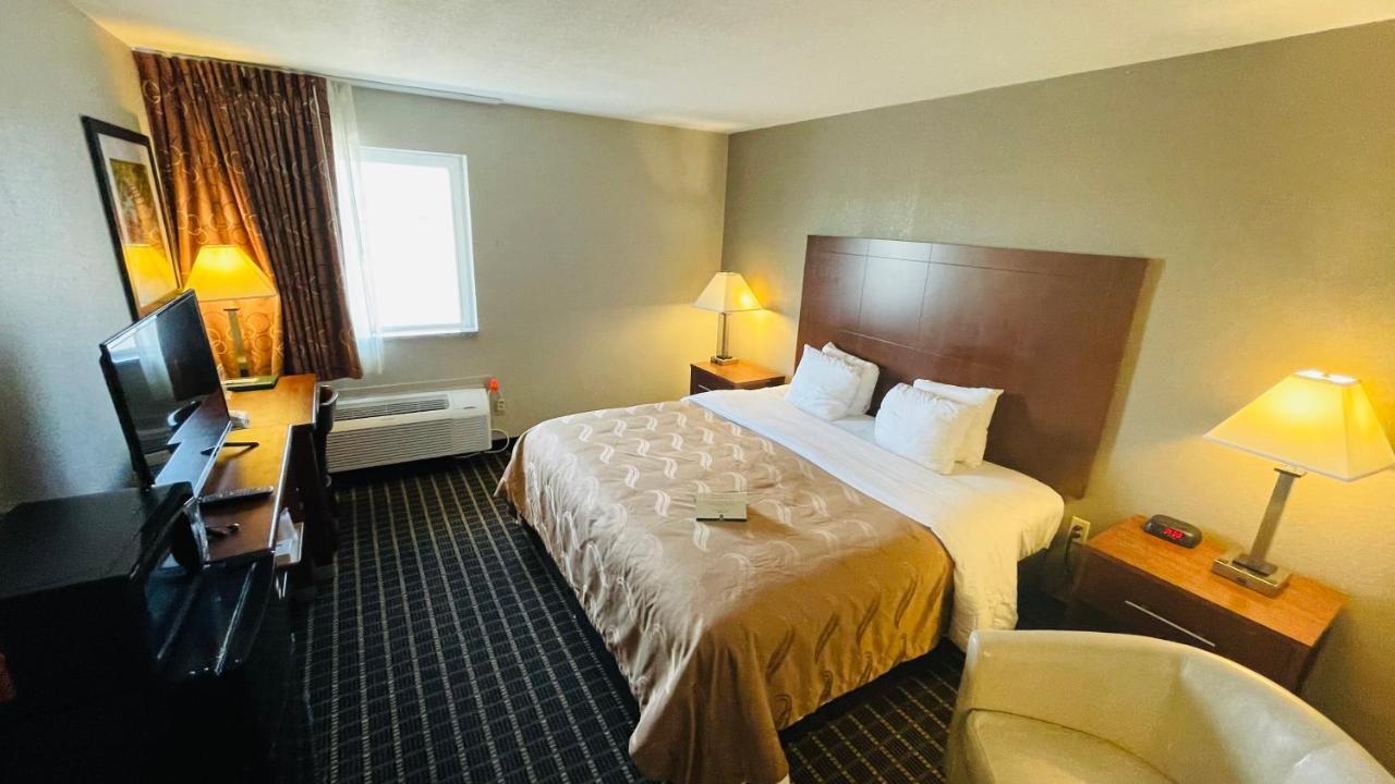 Quality Inn Madison West Near University Area Exterior photo
