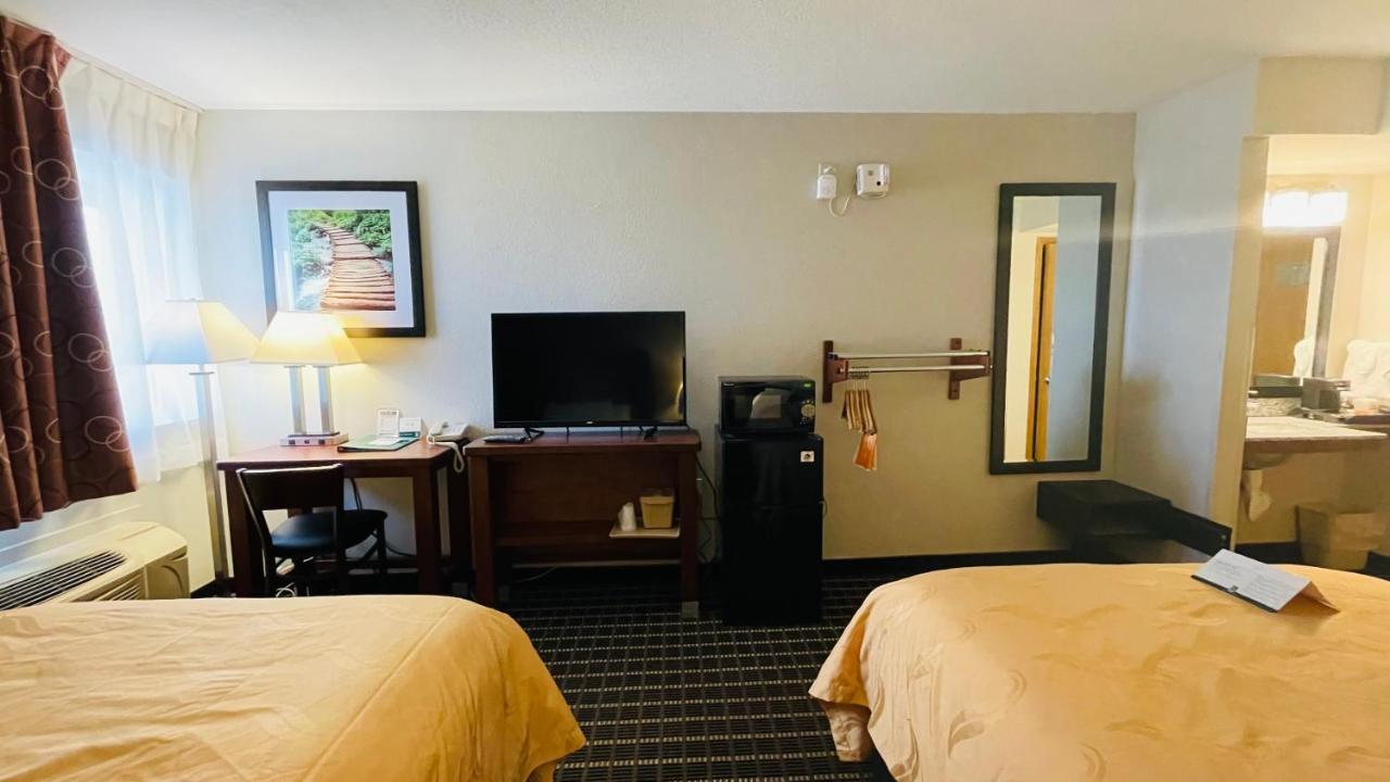 Quality Inn Madison West Near University Area Exterior photo