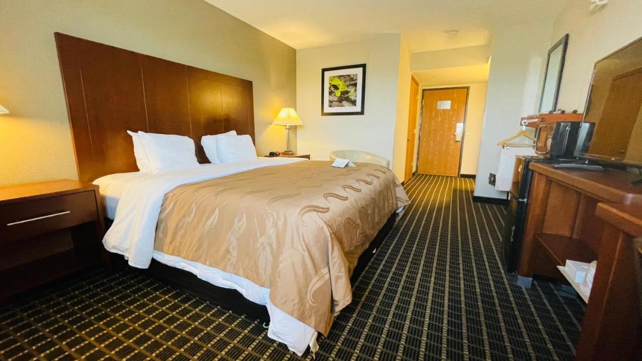 Quality Inn Madison West Near University Area Exterior photo