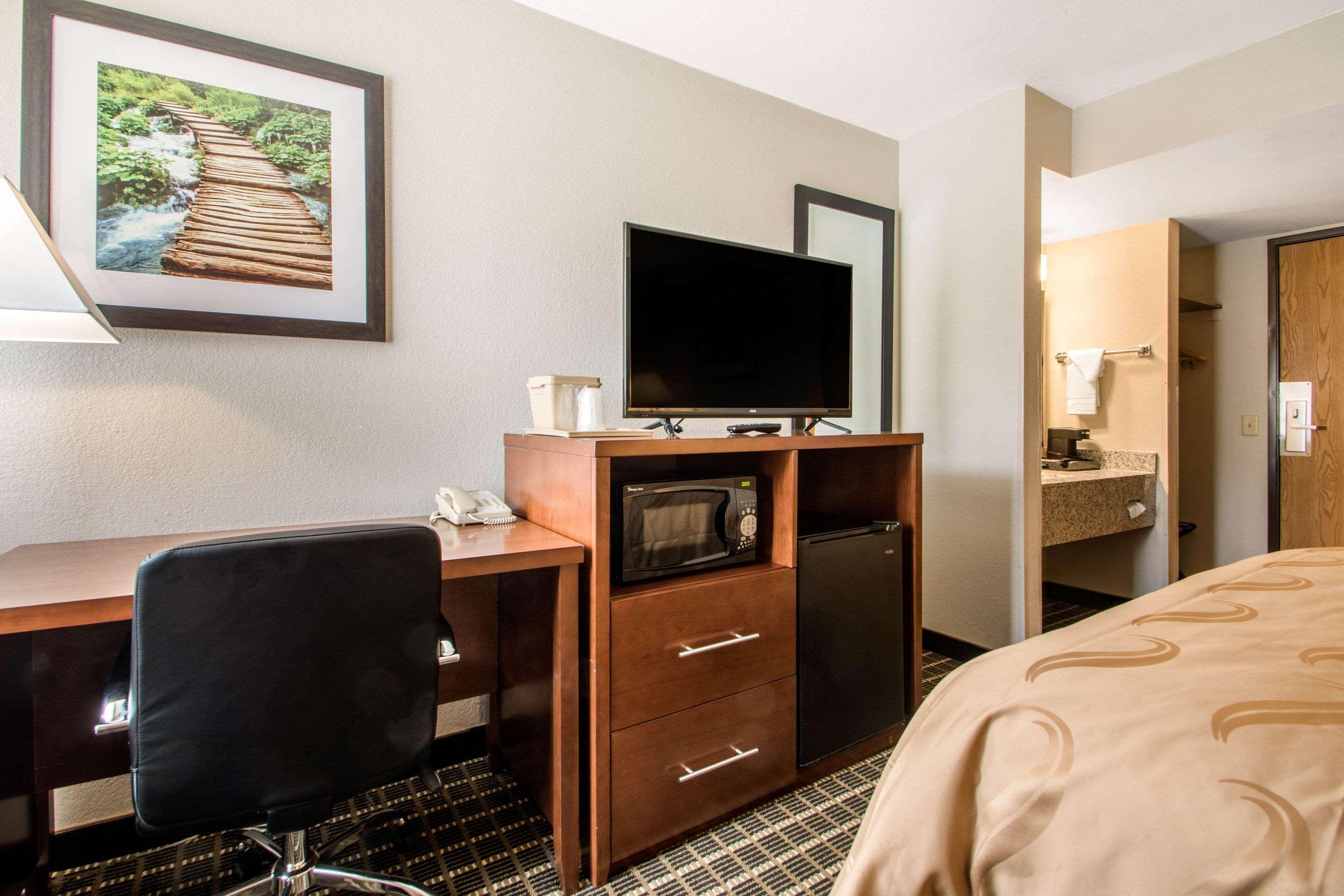 Quality Inn Madison West Near University Area Exterior photo