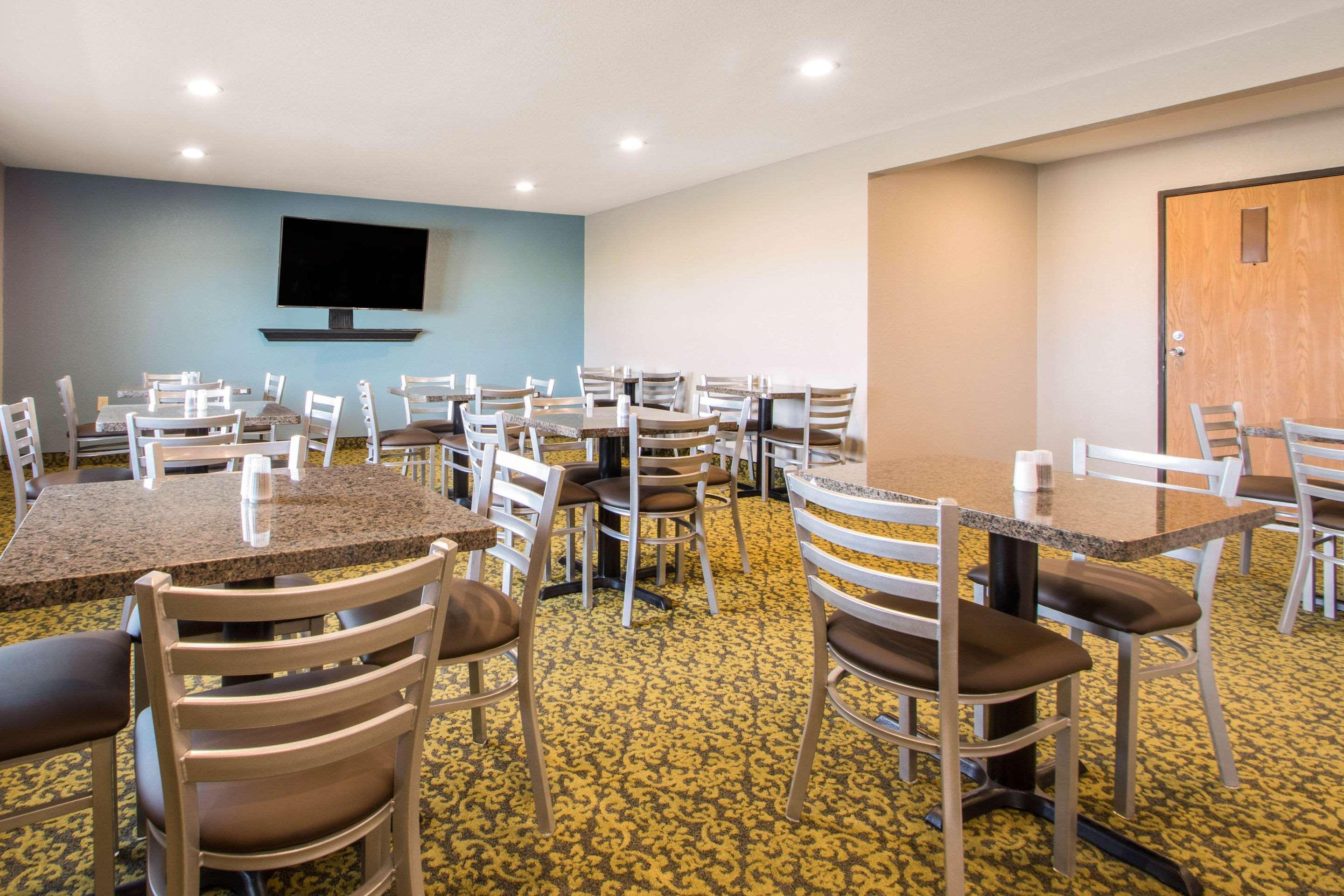 Quality Inn Madison West Near University Area Exterior photo