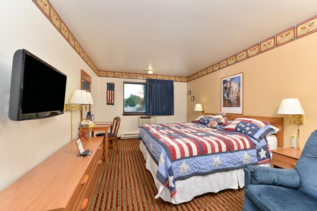 Quality Inn Madison West Near University Area Exterior photo