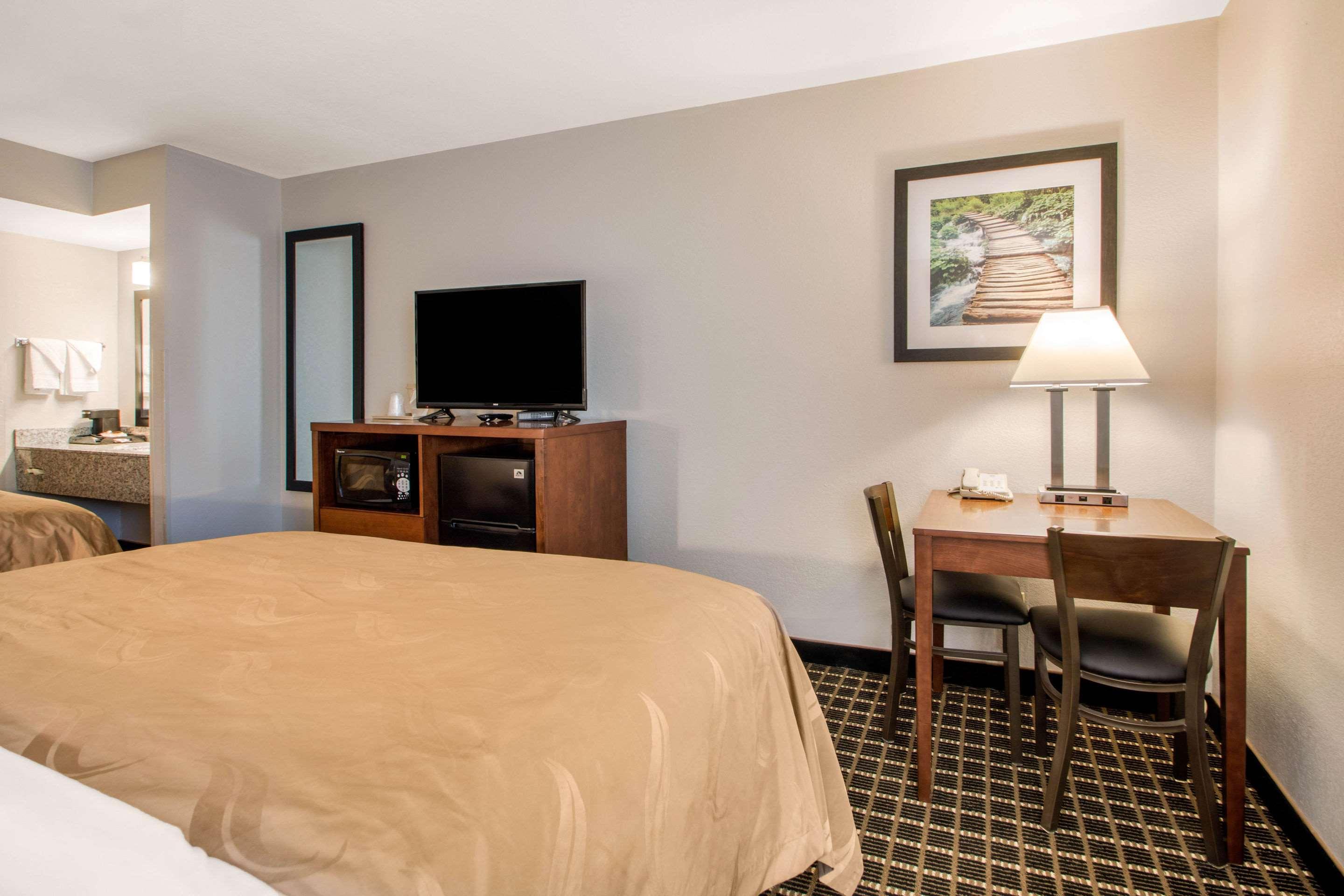 Quality Inn Madison West Near University Area Exterior photo