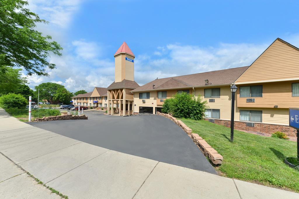 Quality Inn Madison West Near University Area Exterior photo