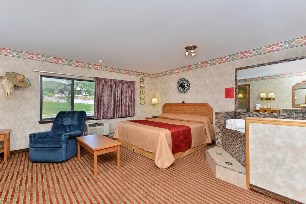 Quality Inn Madison West Near University Area Exterior photo