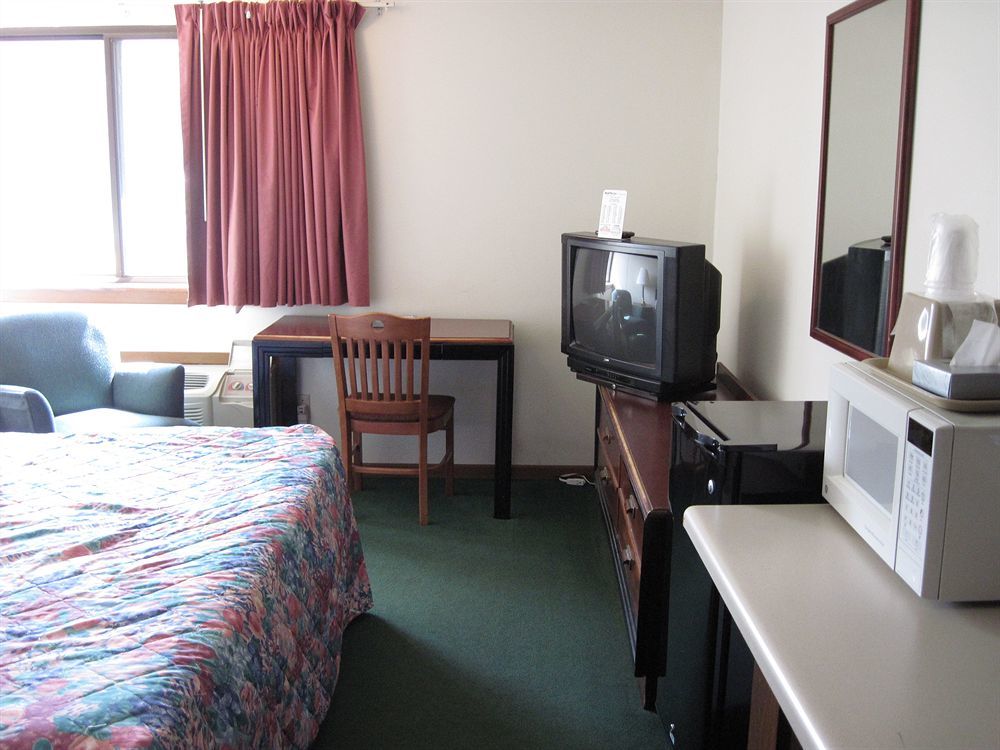 Quality Inn Madison West Near University Area Exterior photo